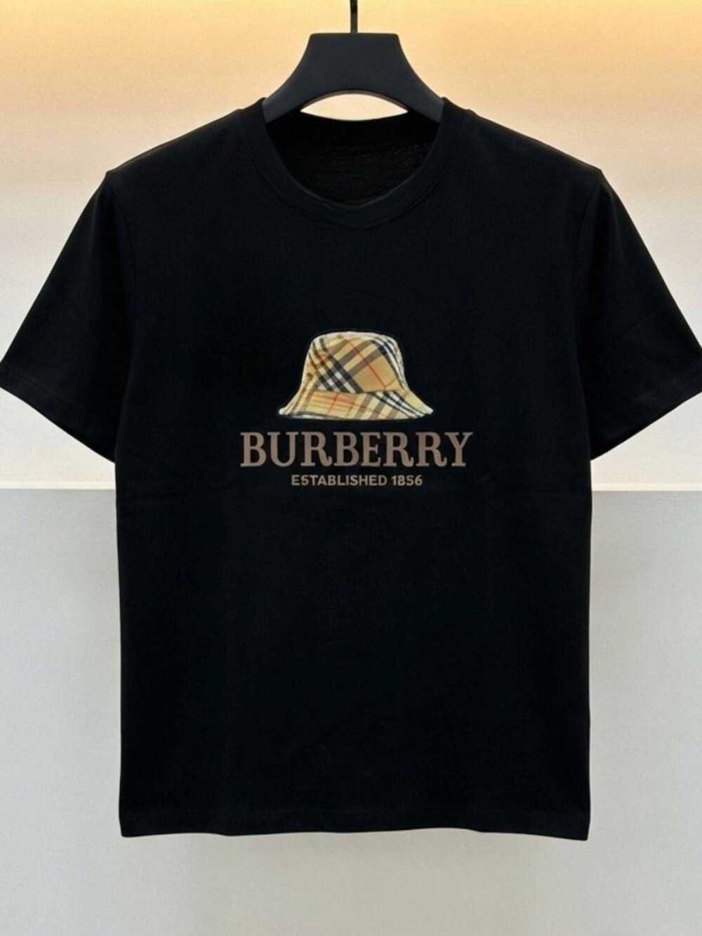 Burberry Buket Hat Established 1856 Logo Black Cotton Short Sleeve T-Shirt